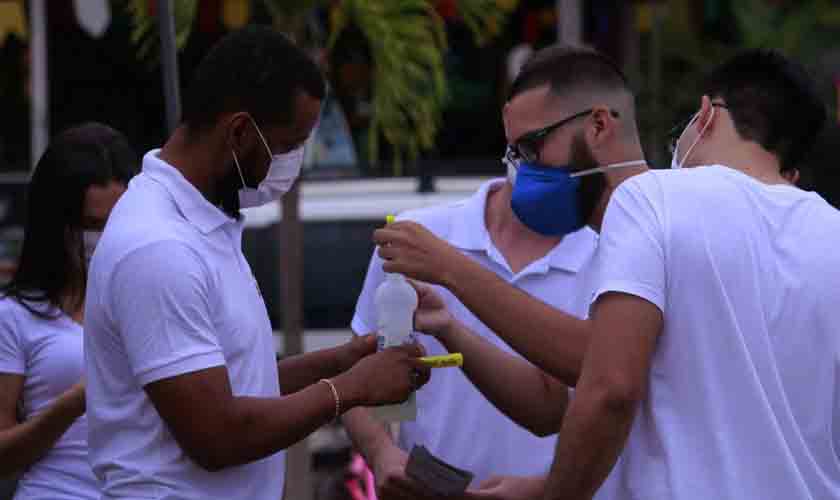 Em parceria, Cetas promove ação para orientar população sobre cuidados de prevenção contra a covid-19 no Espaço Alternativo