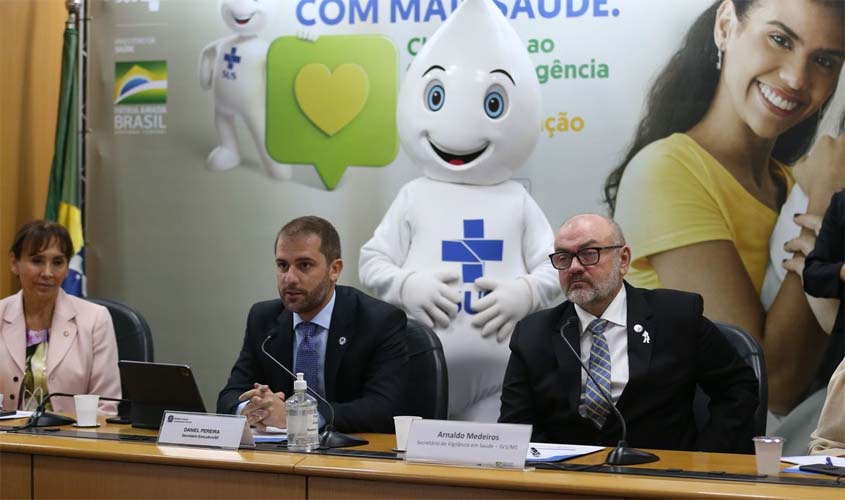 Covid-19: governo libera quarta dose para maiores de 40 anos