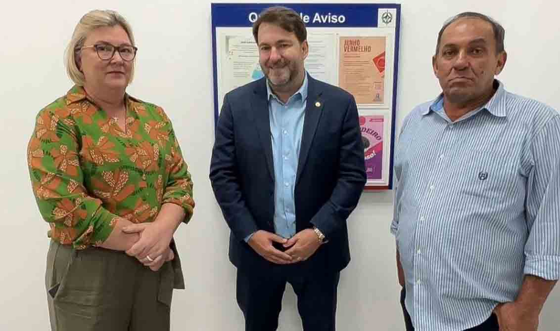Deputado Alex Redano busca junto ao DER recurso para Guajará-Mirim
