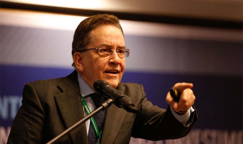 PSC lança ex-presidente do BNDES à Presidência da República
