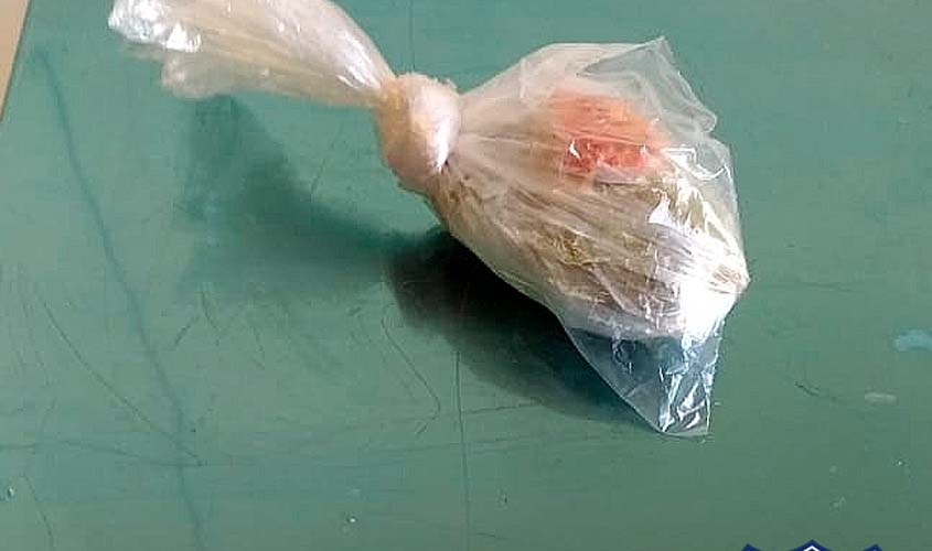 Mulher é presa em tentativa de entrar com droga em presídio introduzida em parte íntima