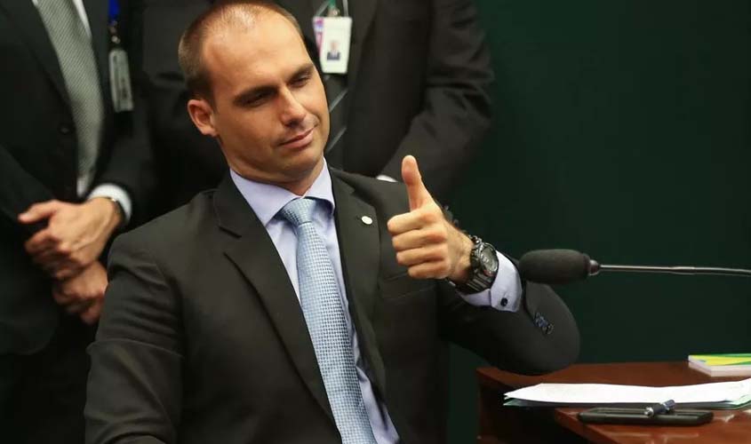 Vamos falar sério? Esse filho do homem não pode ser embaixador, é um acinte