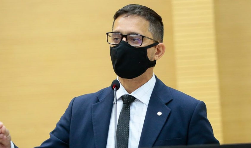 Deputado requer à bancada federal agilidade na aprovação de projeto sobre Revalida