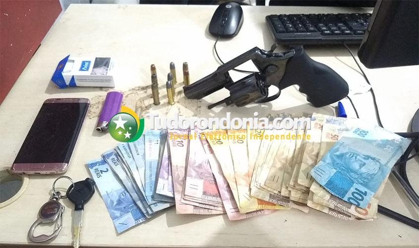 Homem é detido com revólver na cintura durante abordagem de rotina