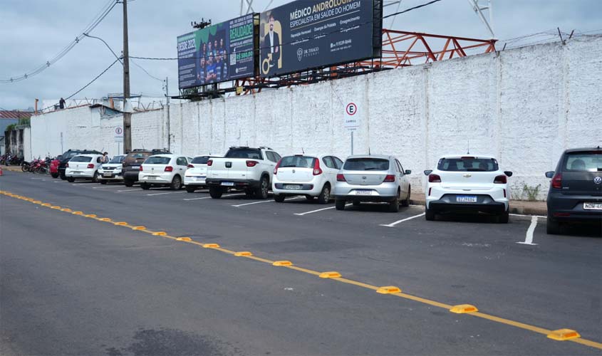 Estacionamento em 45° gera economia no Porto Velho Shopping