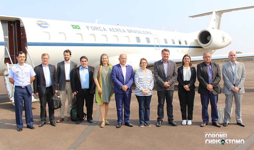 Coronel Chrisostomo recepciona ministra da Agricultura durante solenidade em Porto Velho  