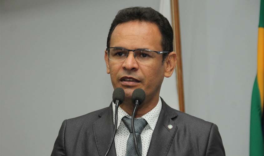 Joziel Carlos de Brito critica liberação de recursos pelo governo federal