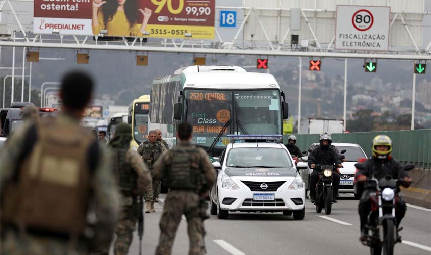 Sequestrador estava em surto psicótico e ameaçou incendiar o ônibus
