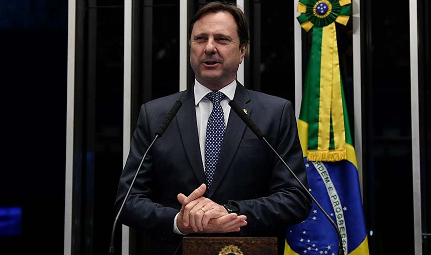 Senador Acir Gurgacz comemora início das obras na BR-319