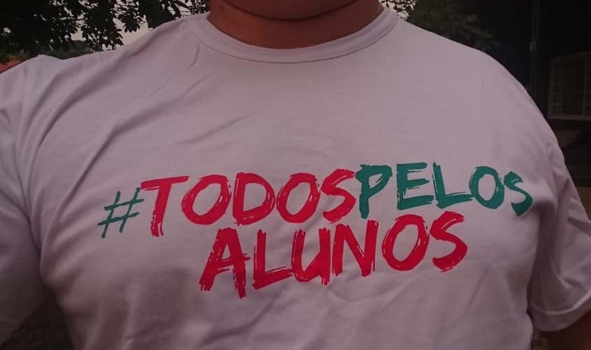 Crianças fora de sala de aula causa indignação em Porto velho