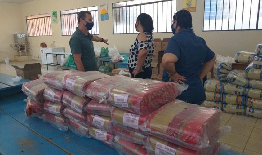 Mais de três mil alunos da Regional foram beneficiados com entrega de kits de merenda escolar
