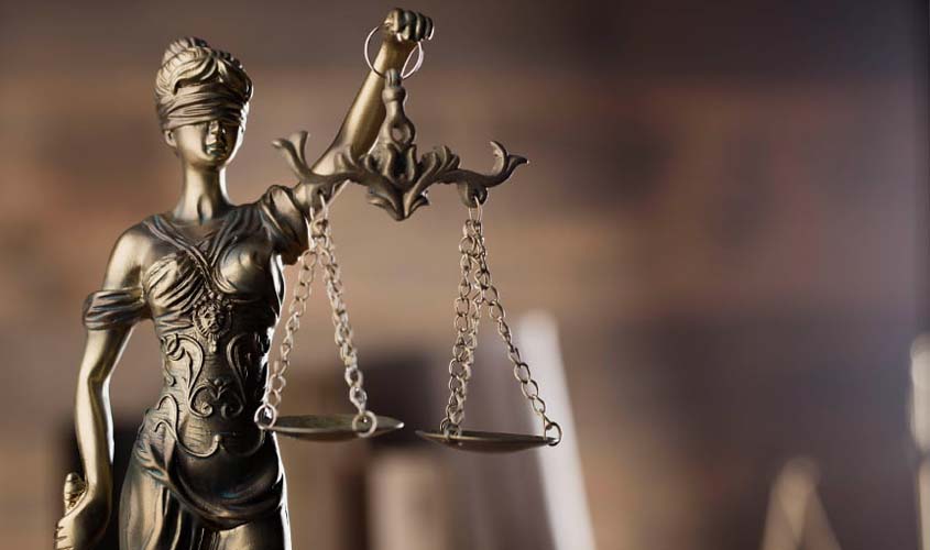 Professor é condenado por acusar colega falsamente