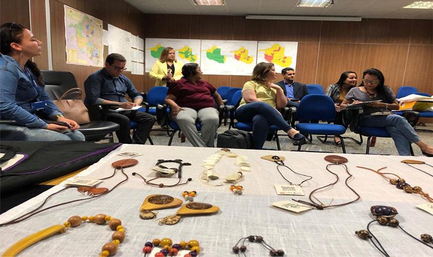 Biojoias fabricadas por pacientes hansênicos surpreendem