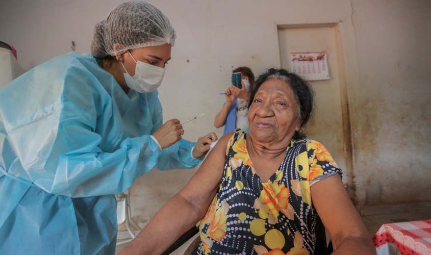 Porto Velho vacinou quase 2,5 mil pessoas com dificuldade de locomoção