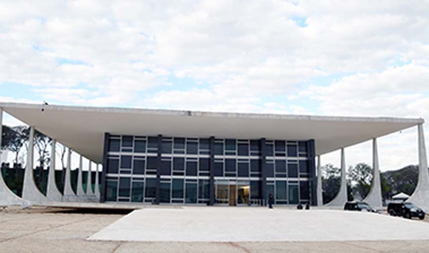 STF revoga prisão de quatro investigados por suposta fraude em cartões de vacinação