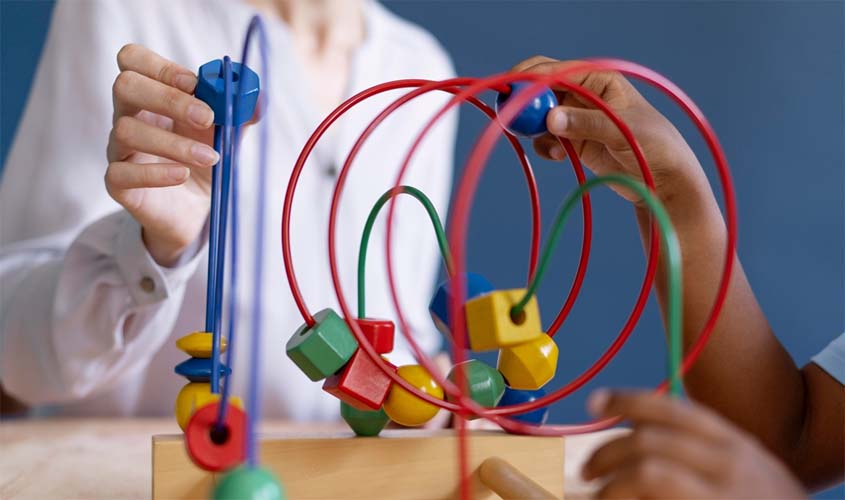 Criação de unidade multidisciplinar para atendimento de crianças com deficiência e neuroatípicas é discutida pelo MP