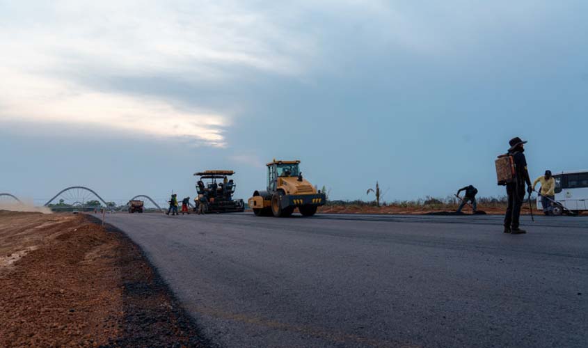 Mais de 60 ruas do bairro Nova Esperança já foram pavimentadas