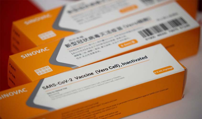 Brasil anuncia que vai comprar 46 milhões de doses da CoronaVac