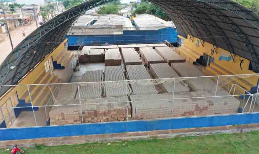 SEMED compra milhares de frascos de álcool e armazena em local inadequado em Porto Velho