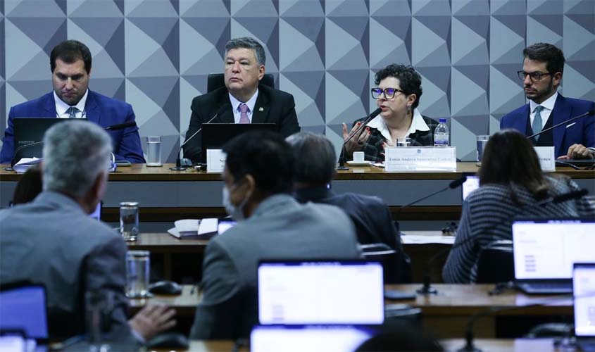Ex-conselheiro diz à CPI que avisou sobre fraudes no INSS