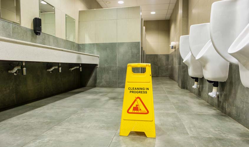 Servente de universidade tem direito a insalubridade máxima