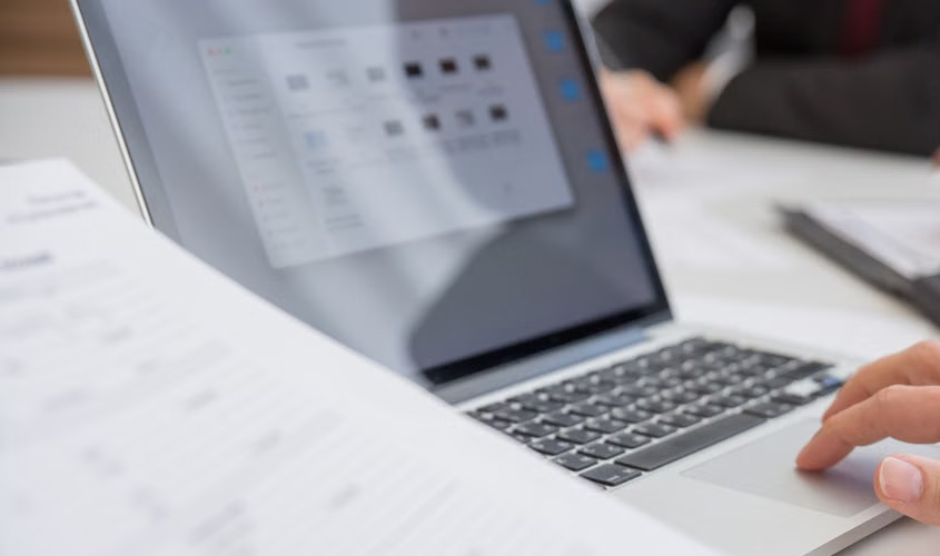 Editor de PDF online vs. programa instalado: o que realmente muda