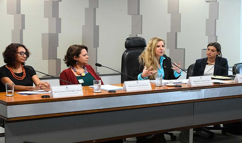 No Dia da Consciência Negra, comissão debate racismo e opressão à mulher  