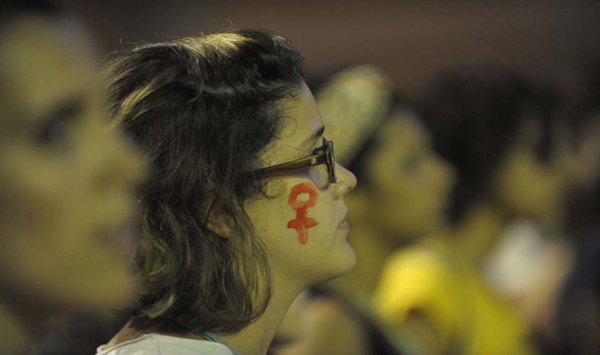 Projetos online estimulam combate à violência contra a mulher