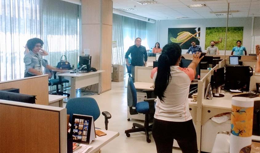 PL prevê pausa para ginástica laboral em jornadas de trabalho acima de 6 horas