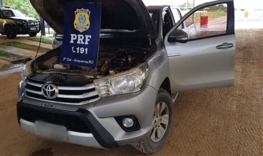 PRF recupera caminhonete de luxo clonada