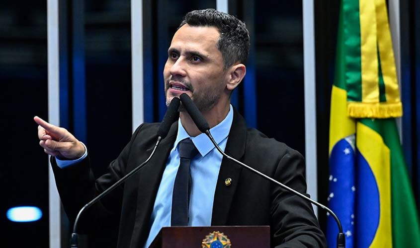 Cleitinho critica pena de Bolsonaro na Papuda