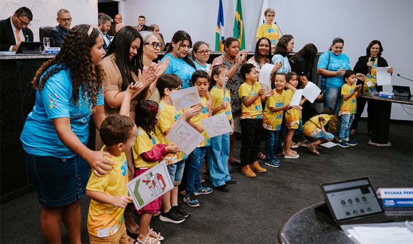 Alunos apresentam trabalhos na CMJP