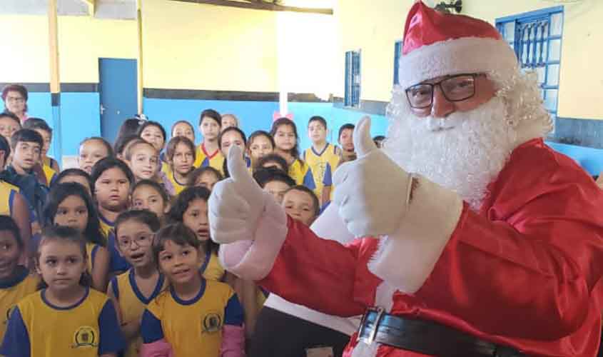 Servidores e magistrados do TJRO doam presentes à crianças da zona sul de Porto Velho na campanha Papai Noel dos Correios