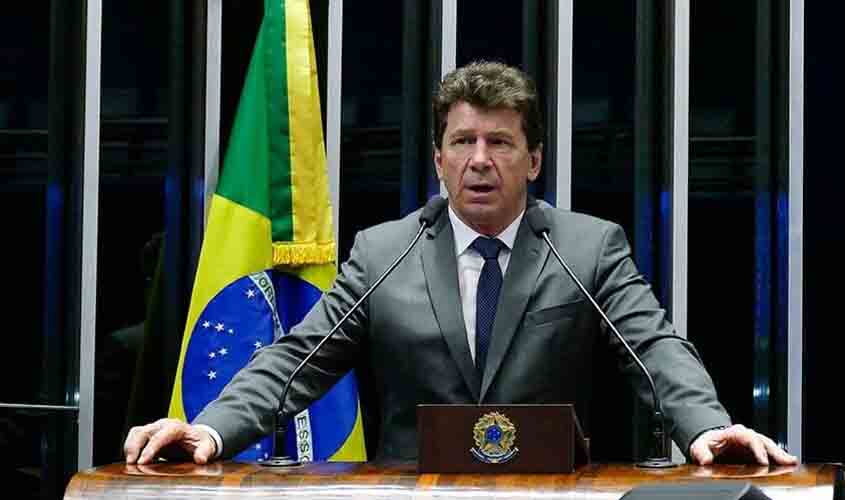 Moraes pede vista em ação contra Ivo Cassol por crimes contra a honra