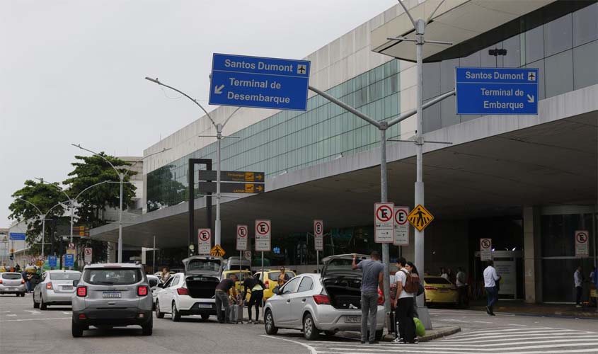 Passageiros podem pedir reembolso de gastos pela greve de aeronautas