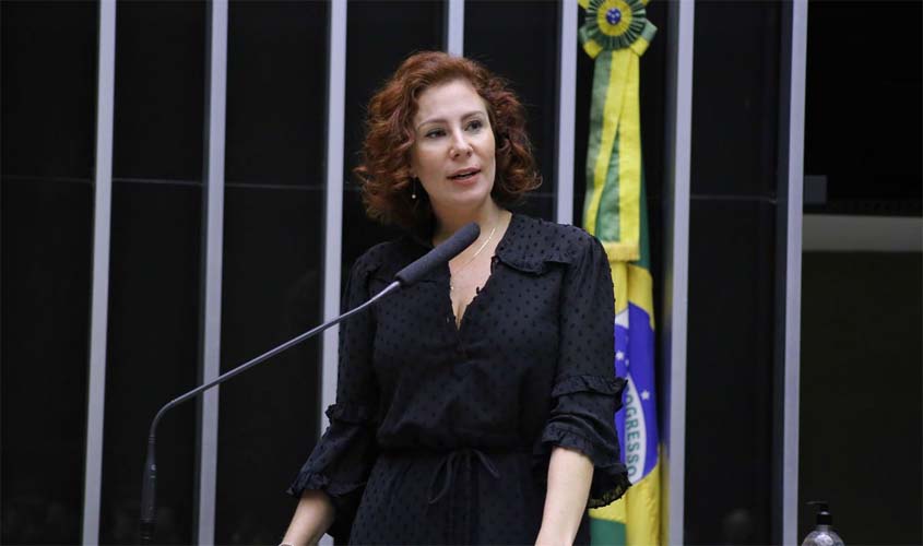 STF suspende porte de arma da deputada Carla Zambelli
