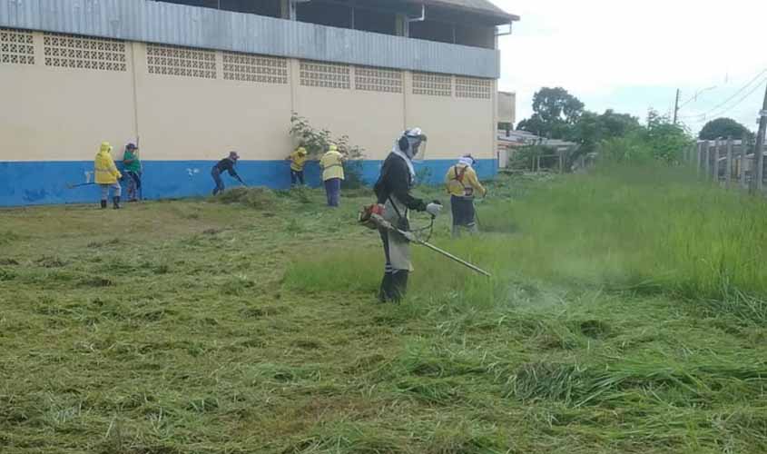 Semusb realiza limpeza no ginásio Dudu, na zona Sul de Porto Velho