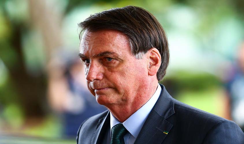 Bolsonaro coordena reunião ministerial no Palácio da Alvorada