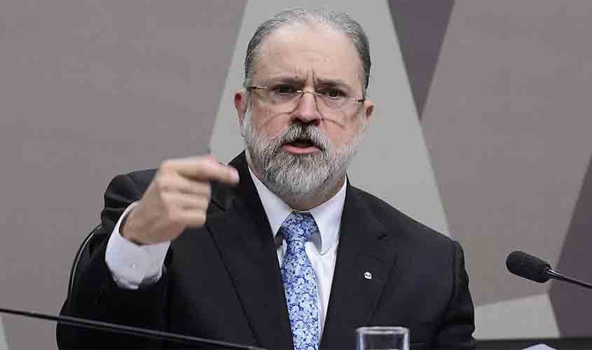 Subprocuradores se revoltam e divulgam nota contra ameaça de 'estado de defesa' feita por Augusto Aras