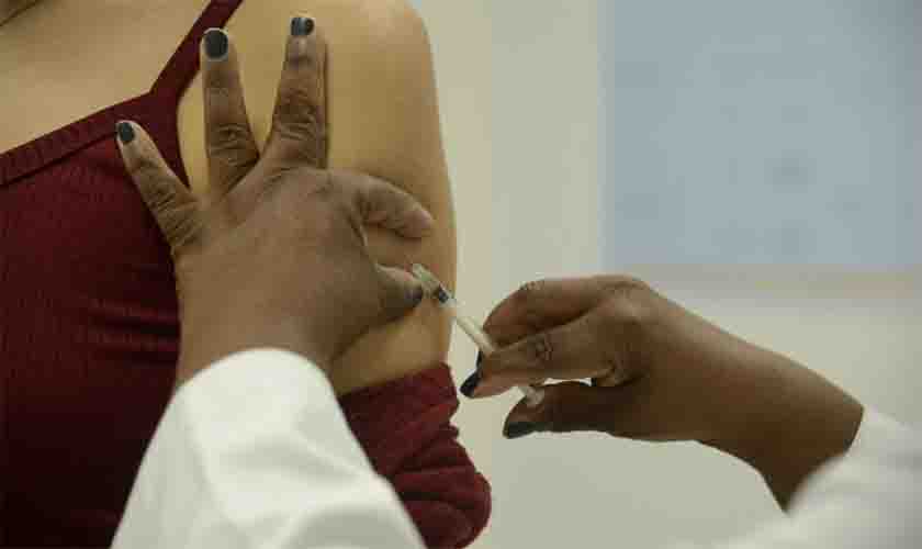 Ministério faz vacinação contra a covid-19 na região Norte