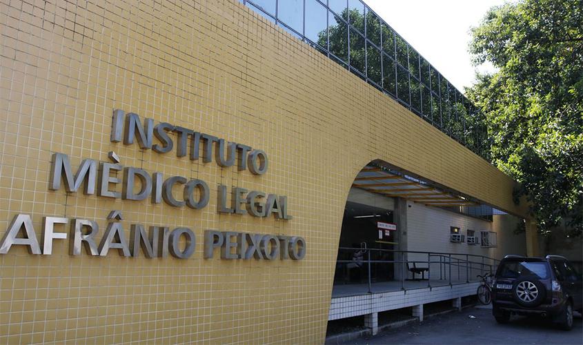 Exame em Adriano da Nóbrega não constata sinais de tortura, diz perito