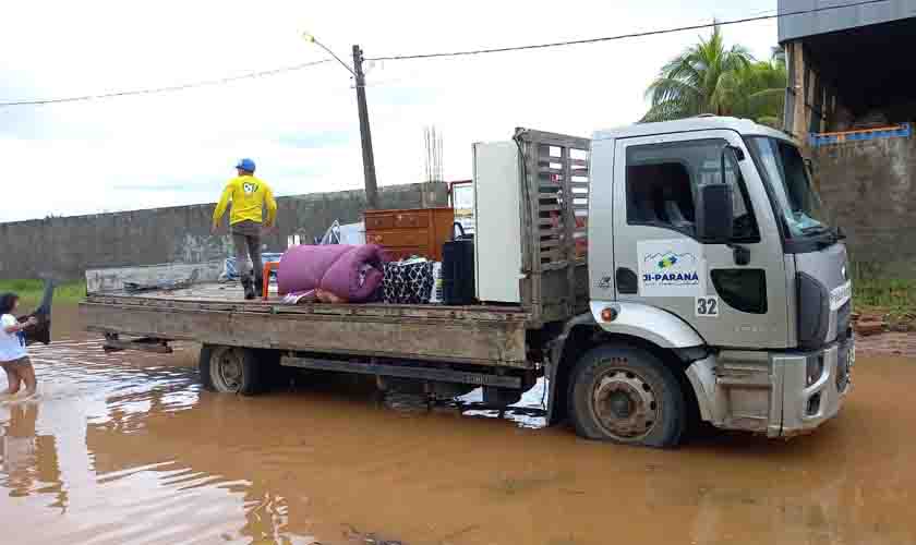 Semosp auxilia no resgate de famílias atingidas pela cheia