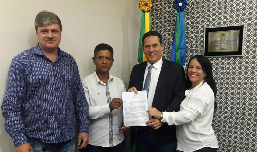Nova Brasilândia tem mais uma associação de produtores rurais beneficiada com emenda de Maurão
