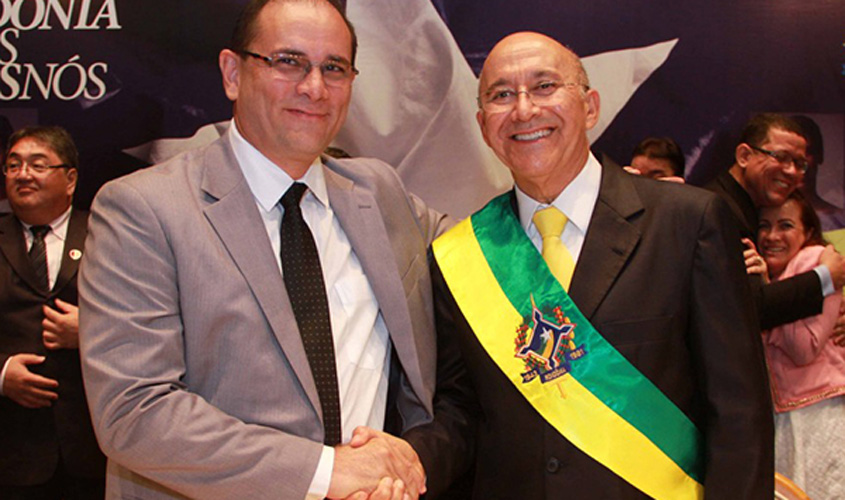 Governador de Rondônia se reúne com vice e anuncia renúncia para concorrer a senador 
