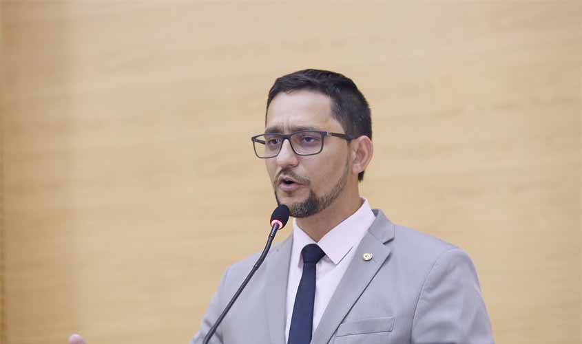 Deputado Anderson defende que realinhamento dos agentes e socioeducadores seja ser discutido no judiciário