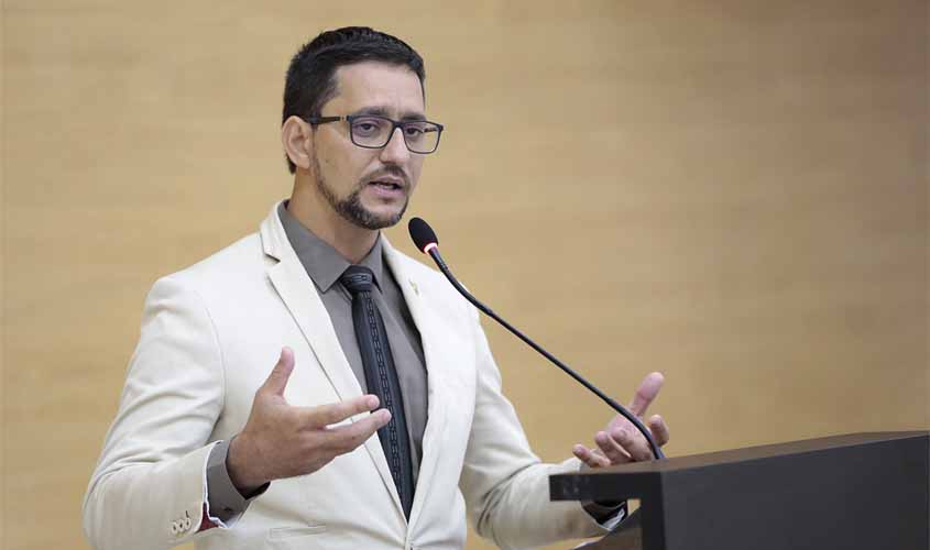 Anderson Pereira busca junto a Caerd solução para a falta de água em Vista Alegre do Abunã