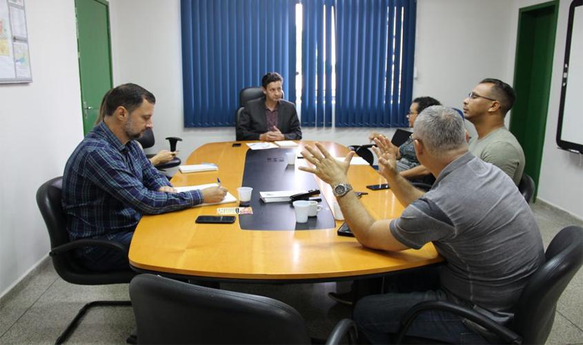 Detran atenderá com agendamento e credenciadas terão serviços suspensos temporariamente para evitar aglomerações