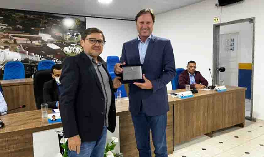 Senador Acir Gurgacz recebe título de Cidadão Honorário de Nova Mamoré