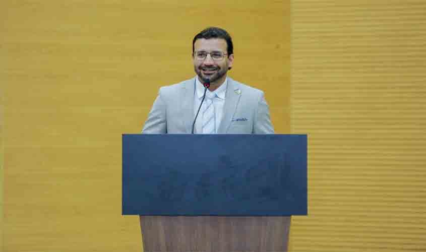 Deputado Ribeiro do Sinpol debate melhorias salariais para a classe médica em Rondônia