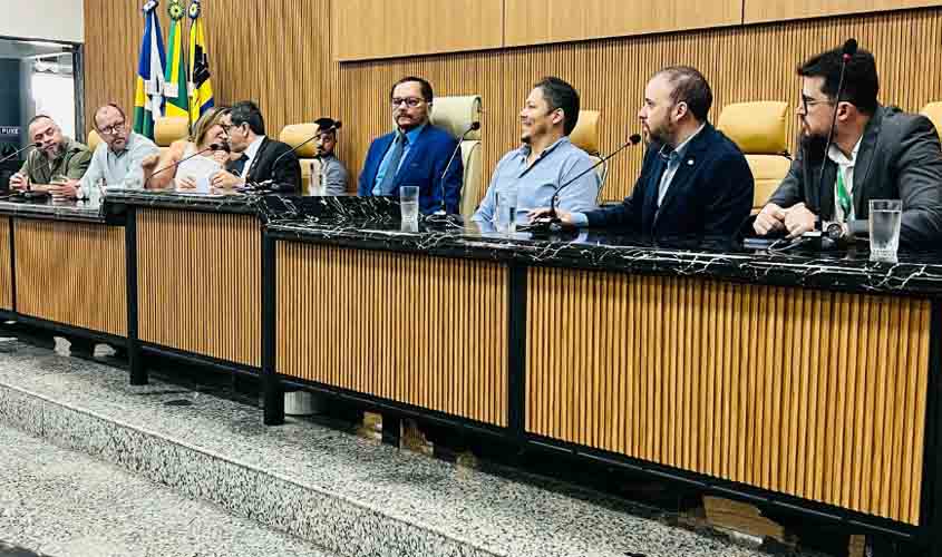 Cremero participa da solenidade de posse da Comissão de Saúde e Higiene Pública da Câmara Municipal